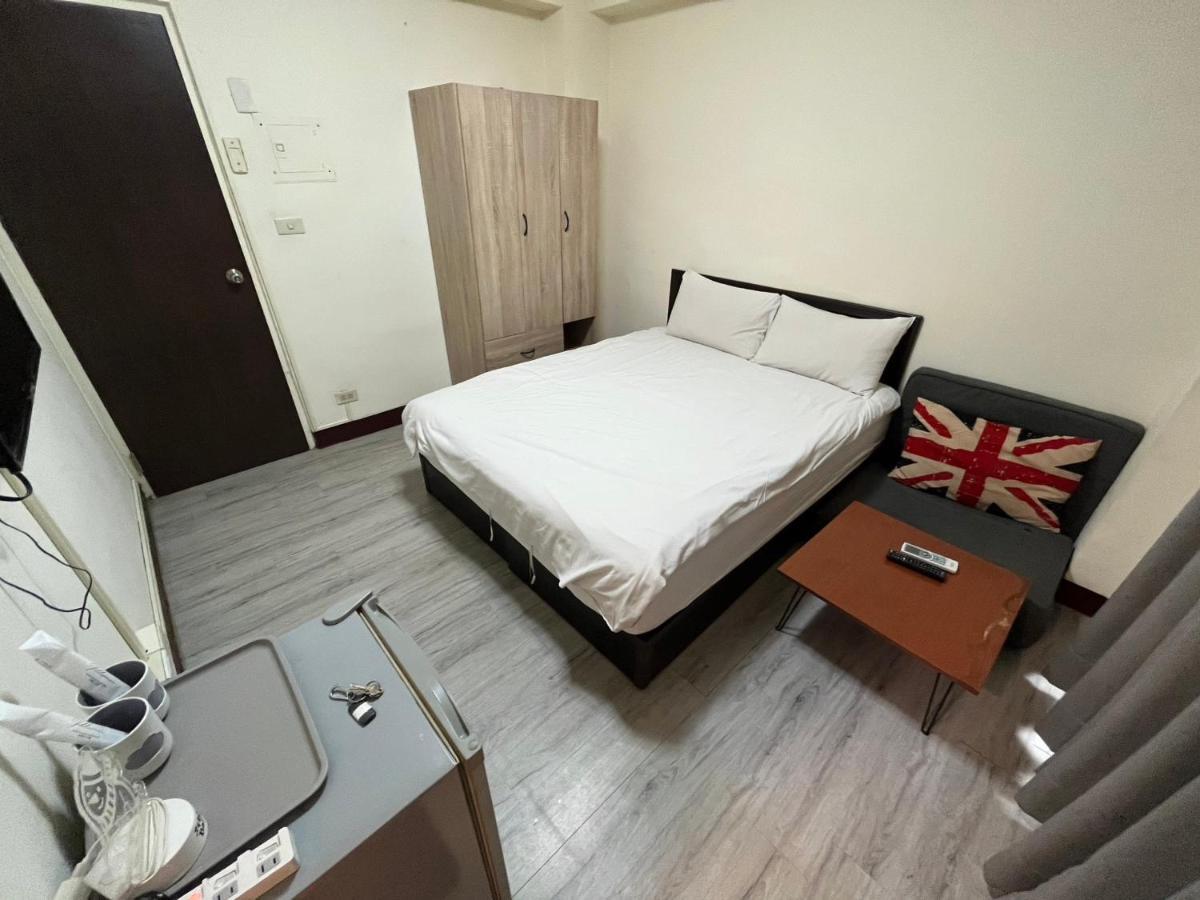 Ferienwohnung Fengchia Fun House Taichung Exterior foto